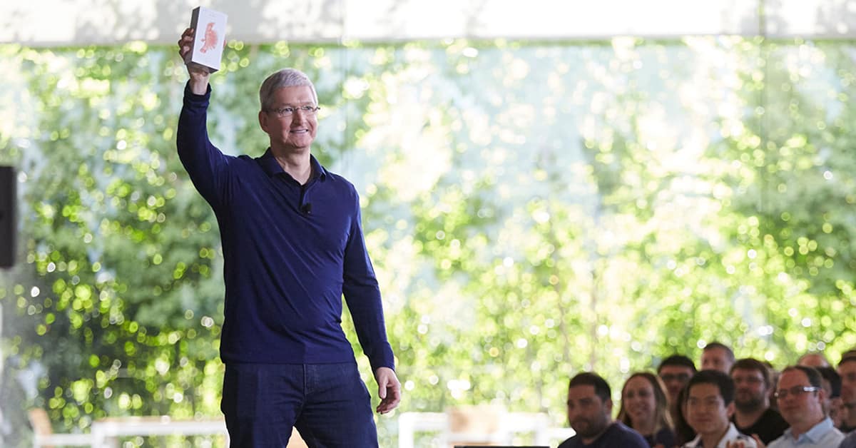 Apple sells a billion iPhones