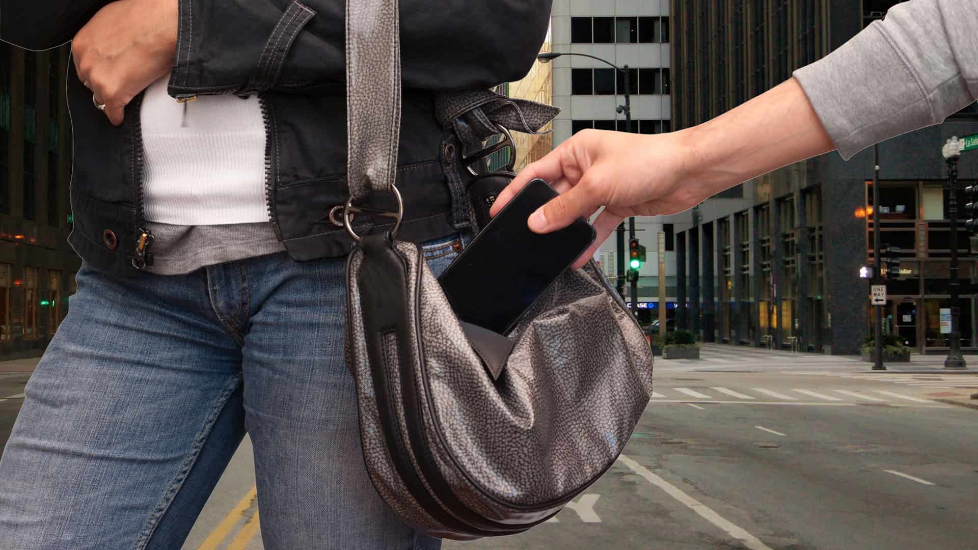 UK Police Circumvent iOS Encryption By Snatching iPhone Out of Suspect’s Hands