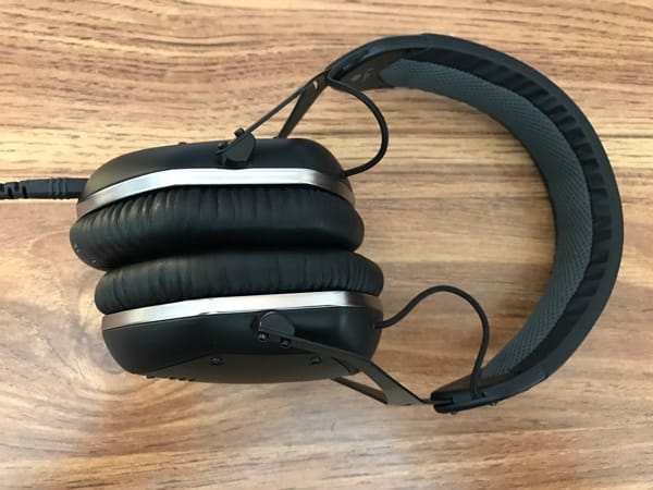 ve been more or less cruising along with inexpensive headphones for a long V-Moda Crossfade LP2 Headphones Sweat the Details