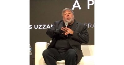 Steve Wozniak Accepts Award from Startup World Cup, Says 'This One's for Apple'