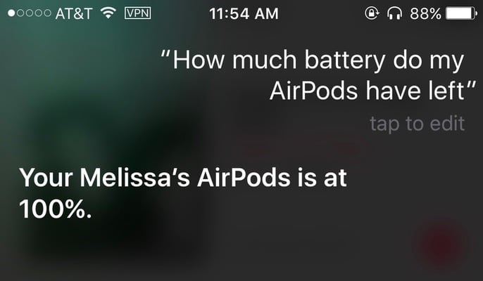 Siri showing AirPods battery level