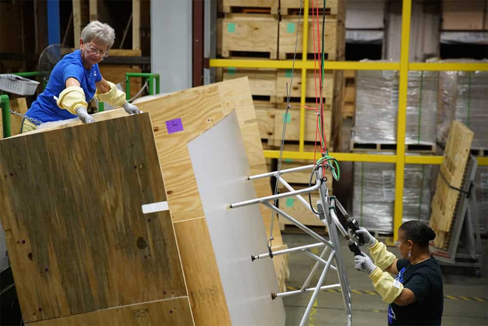 Corning's Harrodsburg glass manufacturing facility to benefit from Apple Advanced Manufacturing Fund investment