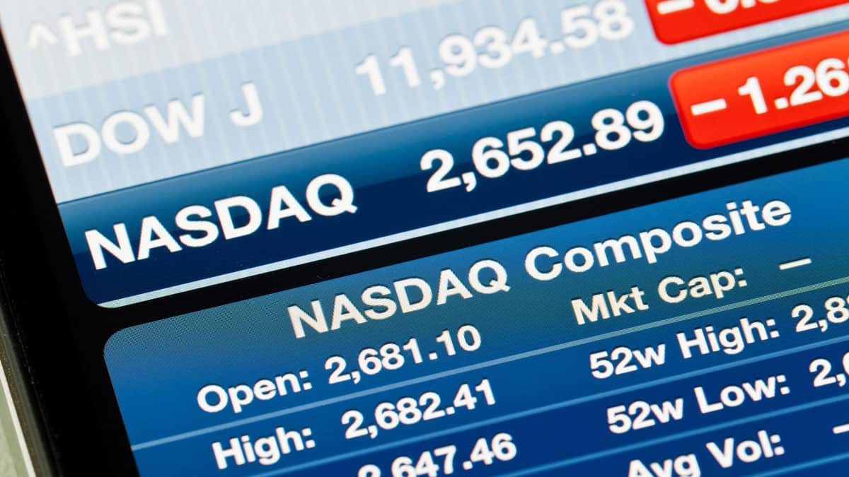 AAPL, MSFT Among Stocks Affected By NASDAQ Glitch