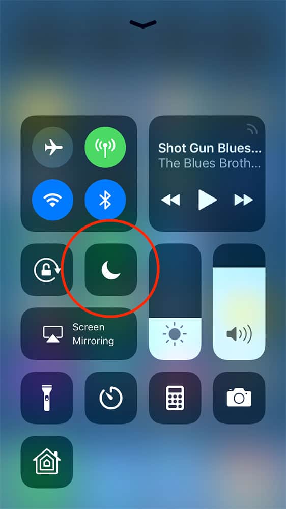 iOS 11 Control Center Do Not Disturb button