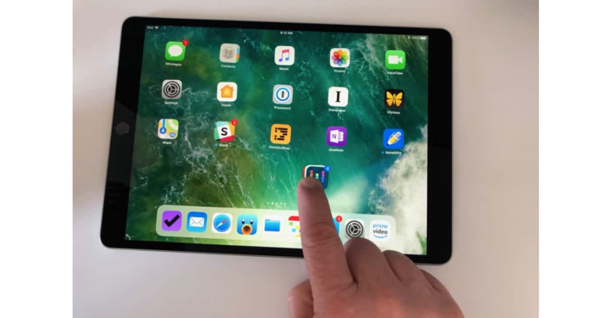 Select and move multiple apps on iPhone and iPad