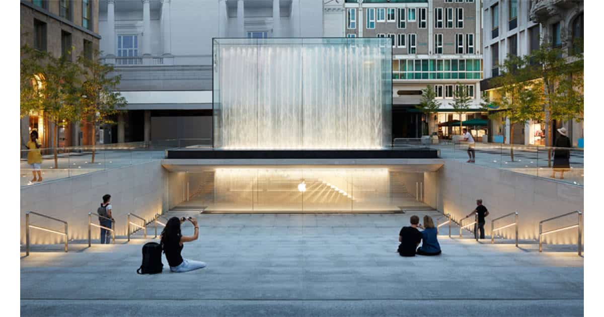 Apple Piazza Liberty store in Milan