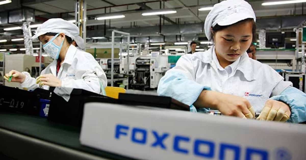 Foxconn Reopens Factory, But With Just 10 Percent of Workforce