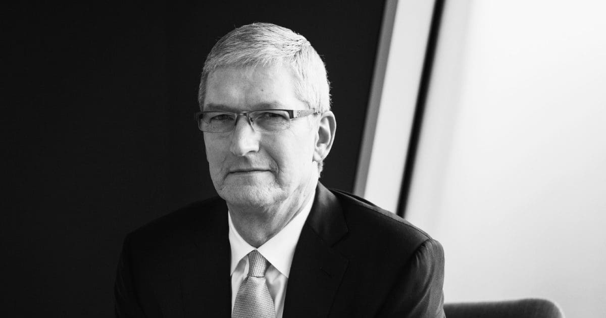 Tim Cook Holds Private Meeting With Staff on COVID-19