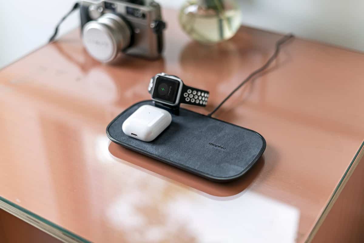 mophie 3-in-1 charging pad