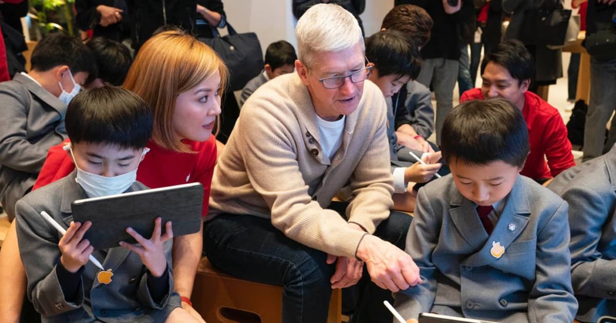 Tim Cook Celebrates Coding And Computer Science Education Week in Japan