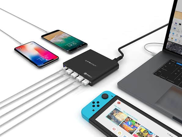 EVRI 80W USB-C Charging Station with MacBook, iPhone, and Nintendo Switch plugged into it