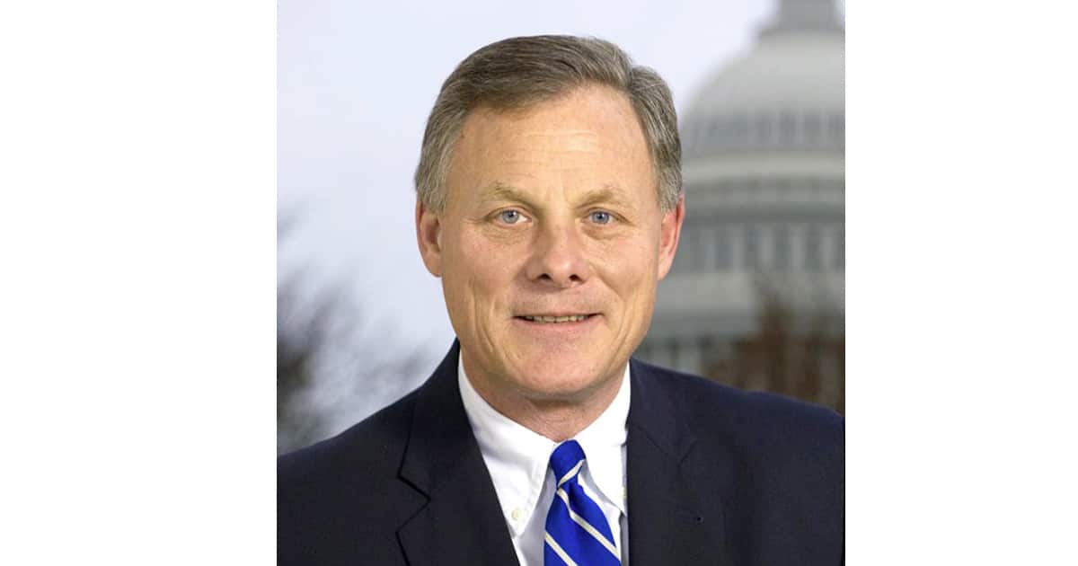 Apple Served With Warrant by FBI as Part of Investigation into Senator Richard Burr