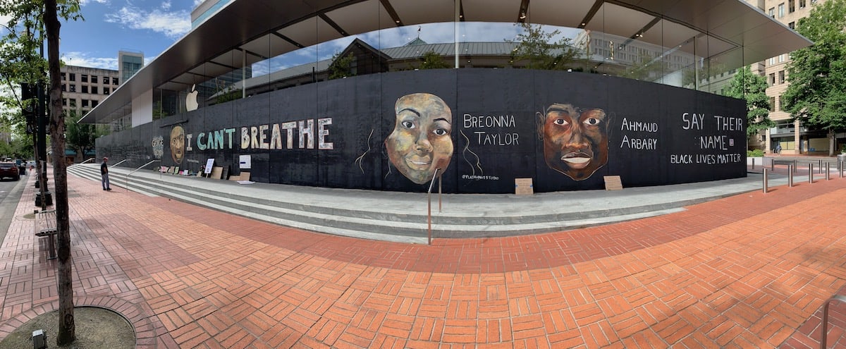 Panoramic photo of the mural painted on the Pioneer Place Apple Store in Portland Oregon