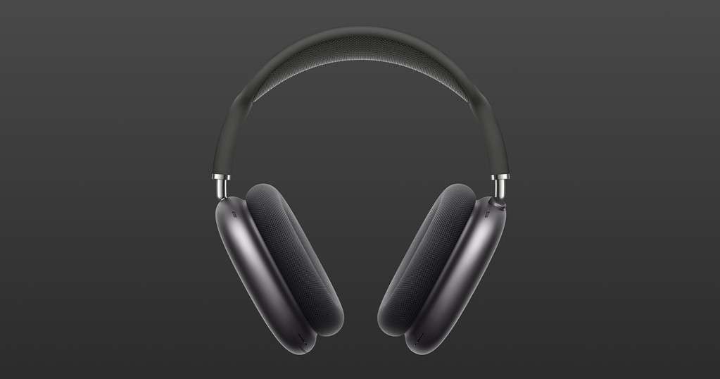 Space gray airpods max