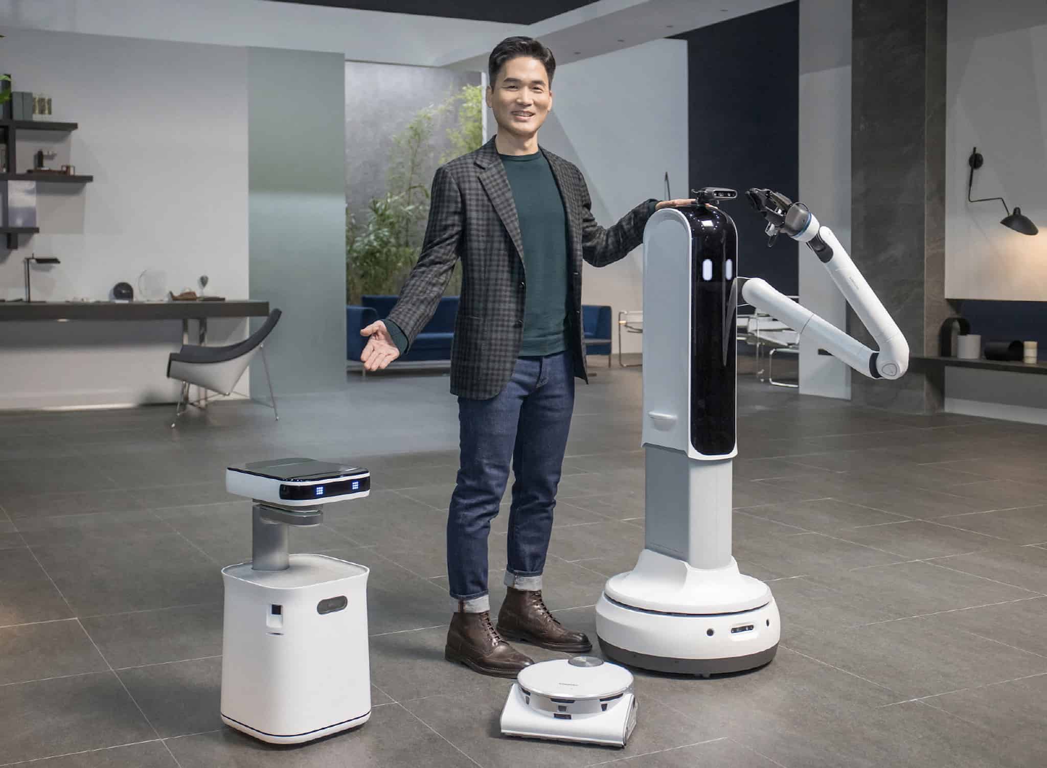 Роботы помощники в быту. Samsung bot Handy. Samsung bot Handy — компактный робот-домработник. Робот самсунг 2021. Робот помощник самсунг.