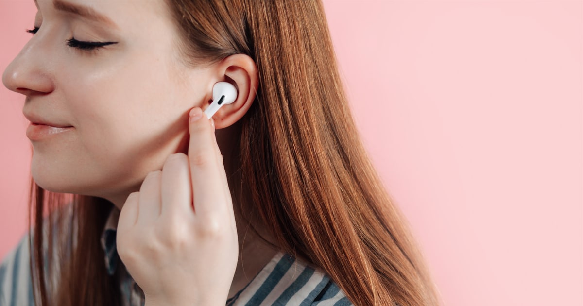Experts Warn of Dangers from Apple AirPods