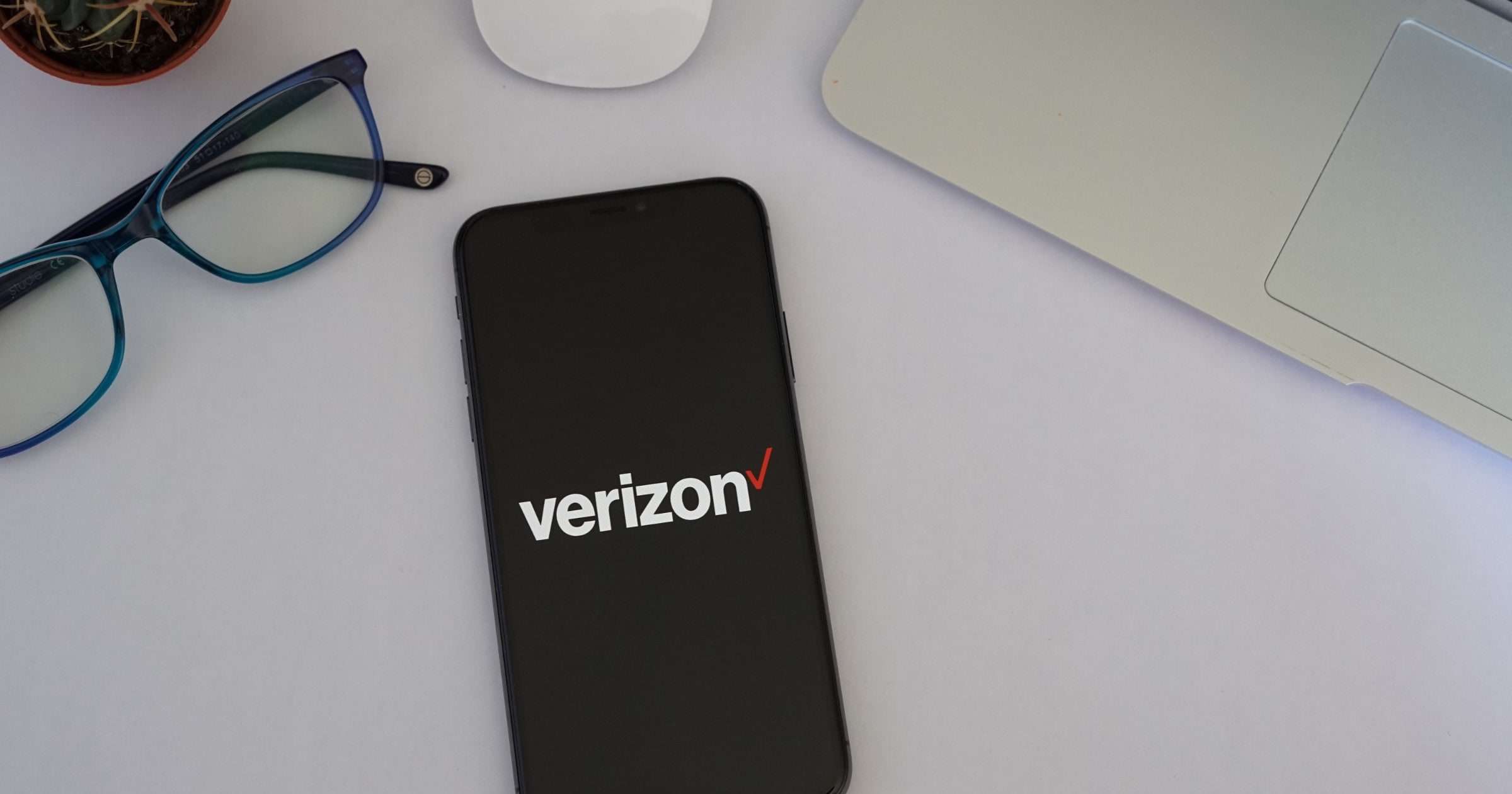 Verizon logo on iPhone