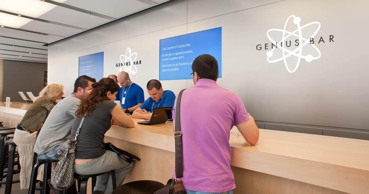Apple Hiring Fewer Geniuses at Some Retail Stores