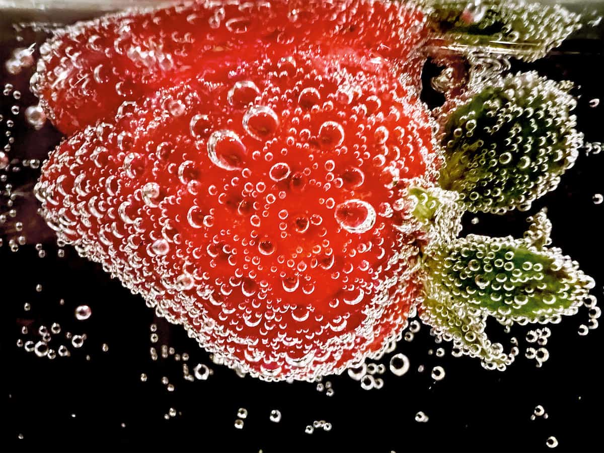 “Strawberry in Soda” by Ashley Lee (@ashley.photo)