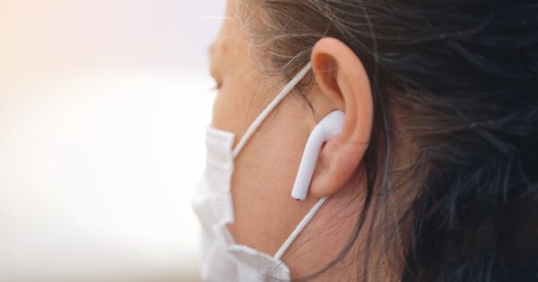 Apple Facing Lawsuit Claims AirPods Ruptured Child's Eardrum after ...