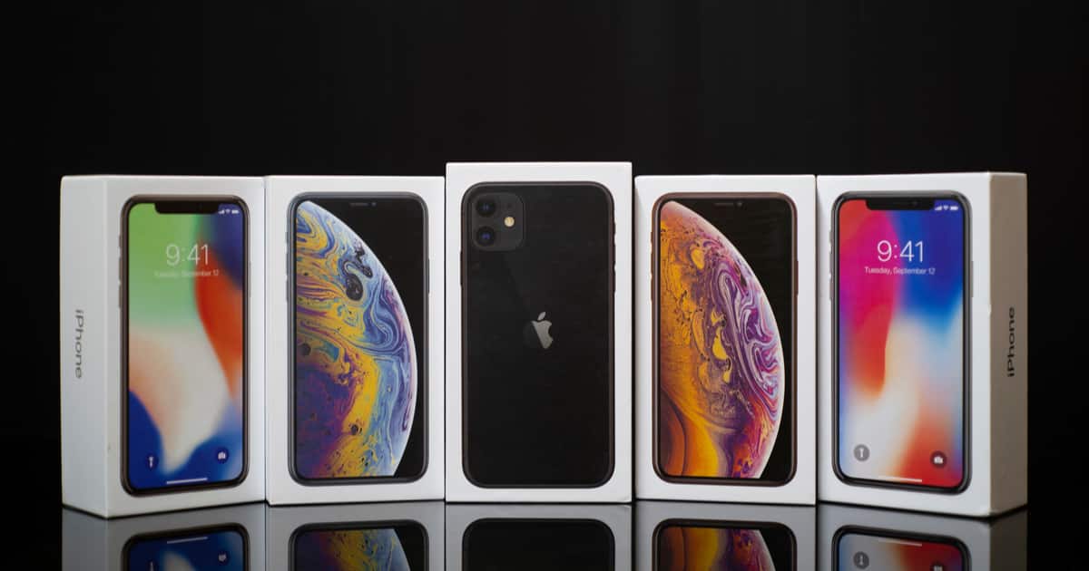 Apple Dominates the Top 10 Smartphones in April 2022 with Five iPhone Models Selling Well
