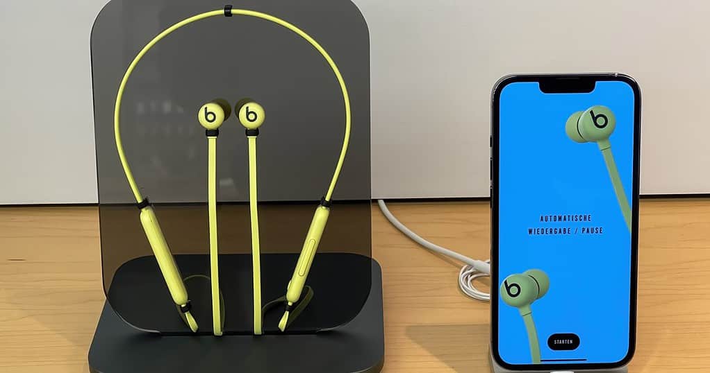 Apple Offering Free Beats Flex Earphones to New Apple Music Student