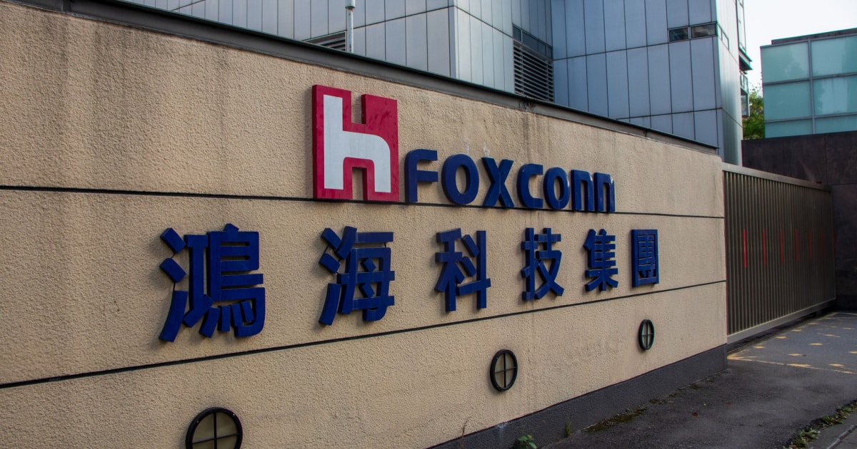 Foxconn iPhone shipment fall