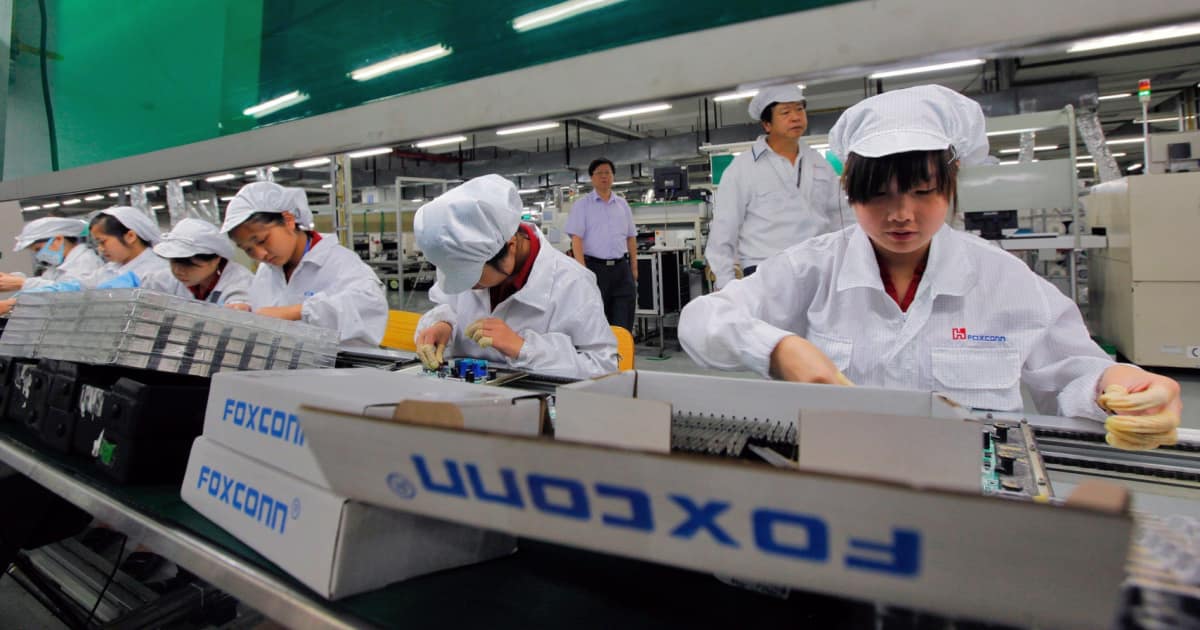 Apple iPhone Supplier Foxconn Offers New Incentives to Convince Old Workers to Return