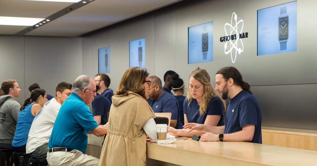 apple retail store workers