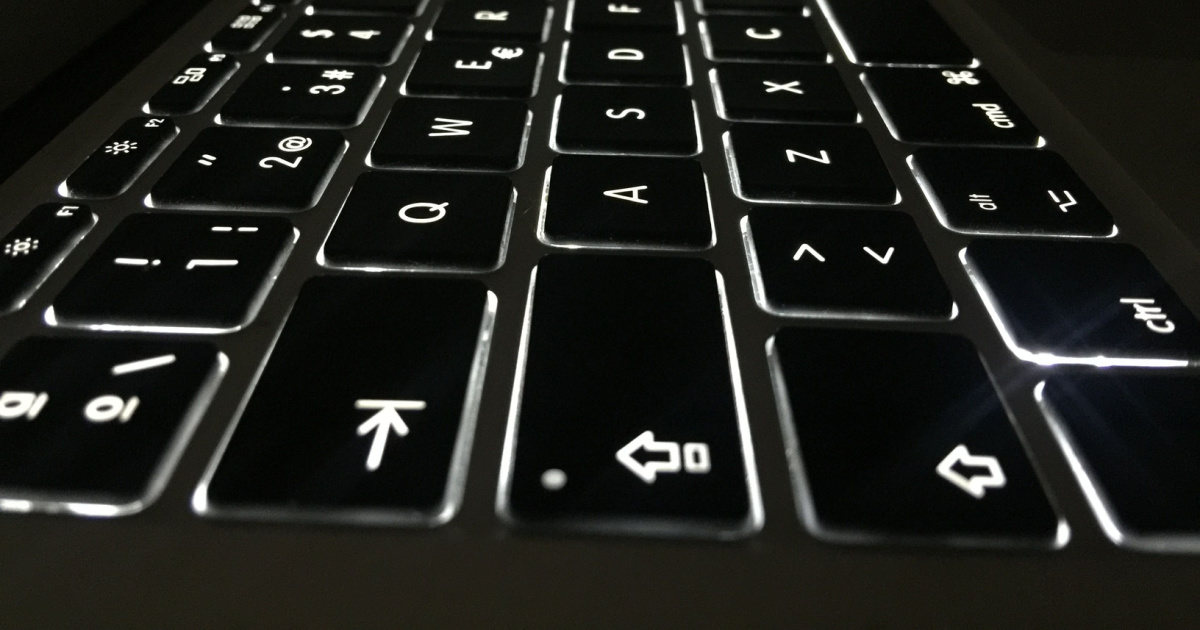 turn on keyboard light on macbook