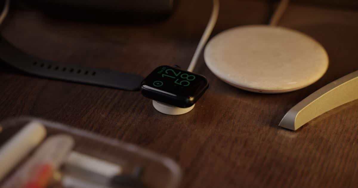 [Solved] Why Apple Logo Turns Orange on Apple Watch