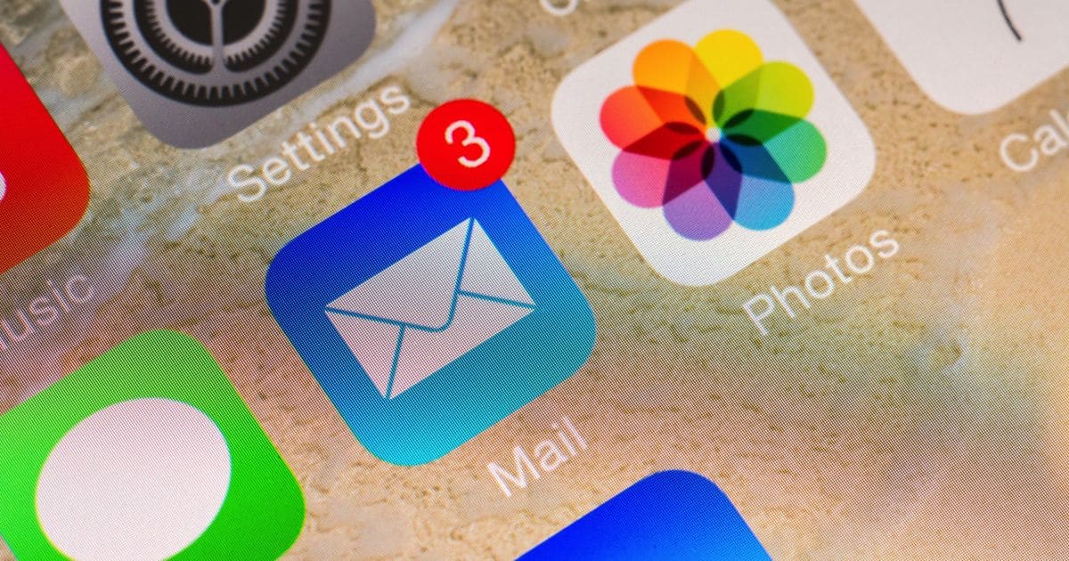 Apple Mail icon on iOS