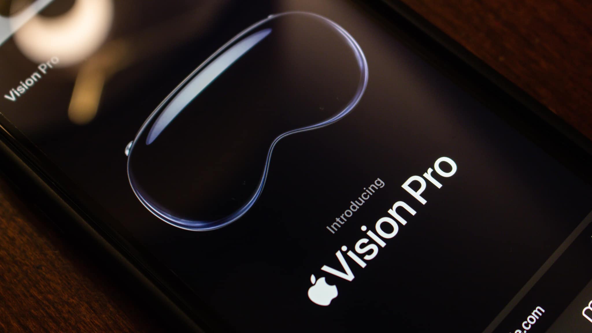 Apple Will Ship the Vision Pro Without a Netflix App