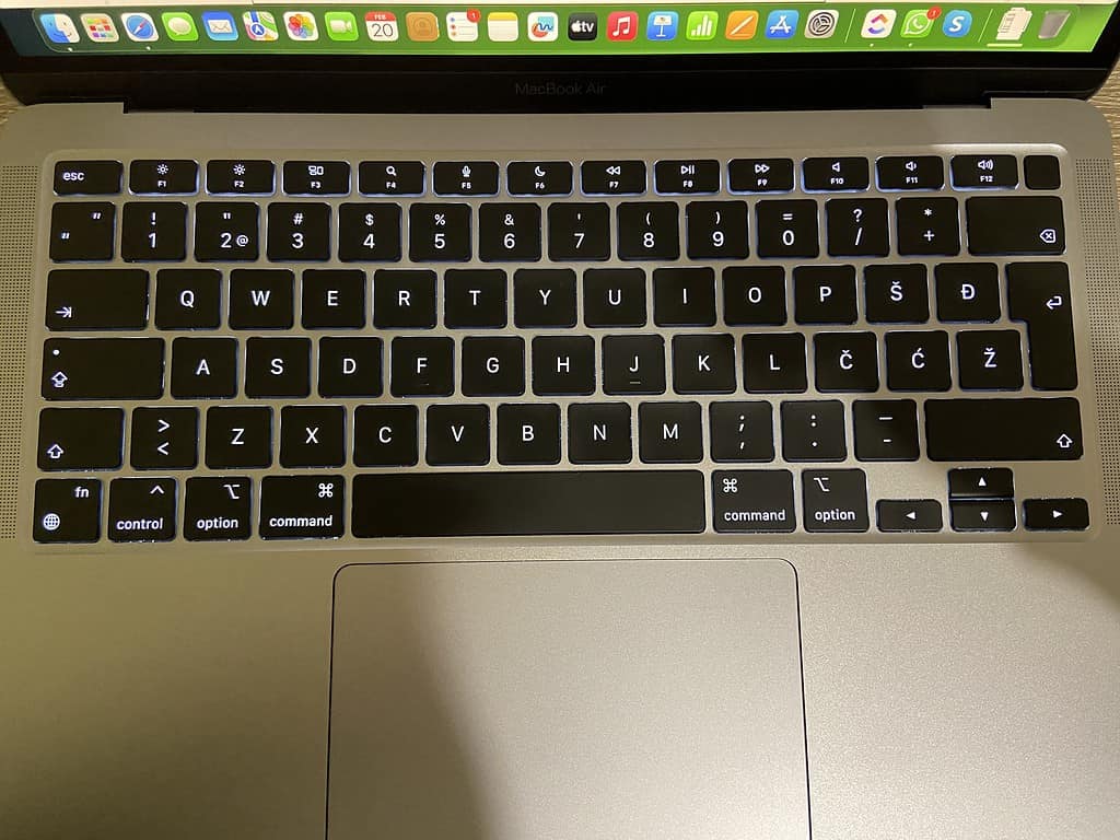 MacBook Air M1 keyboard