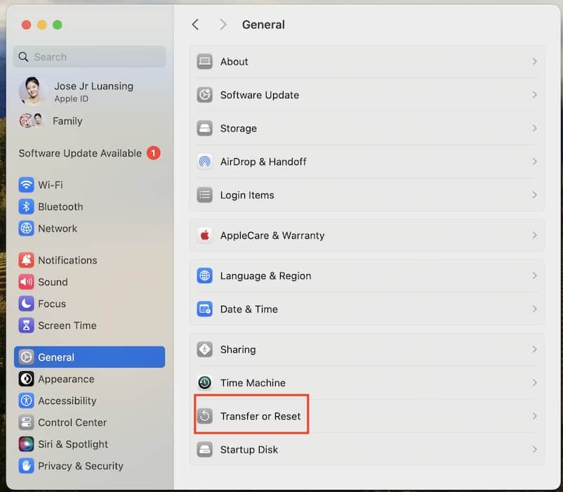 Selecting the Transfer or Reset Data Option on macOS