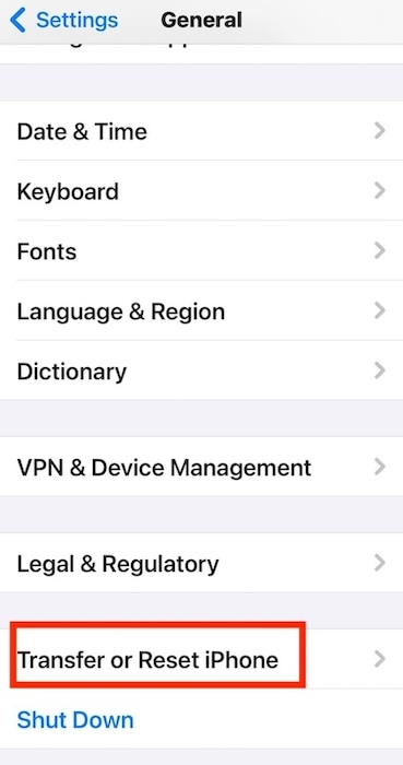 Opening the Transfer or Reset iPhone Section on iOS Settings