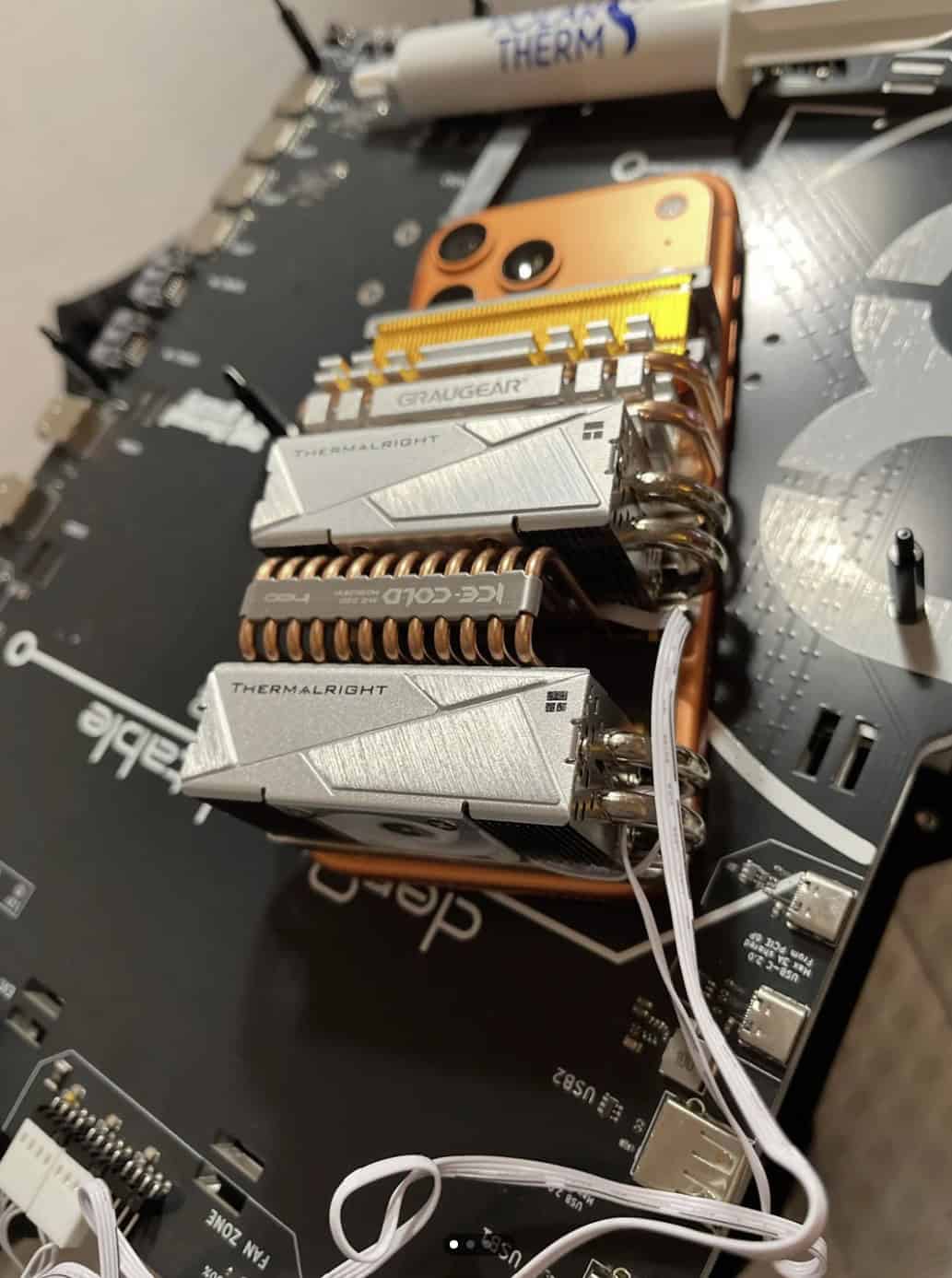 Modder Bolts PC Cooler to iPhone 17 Pro Max – It Works