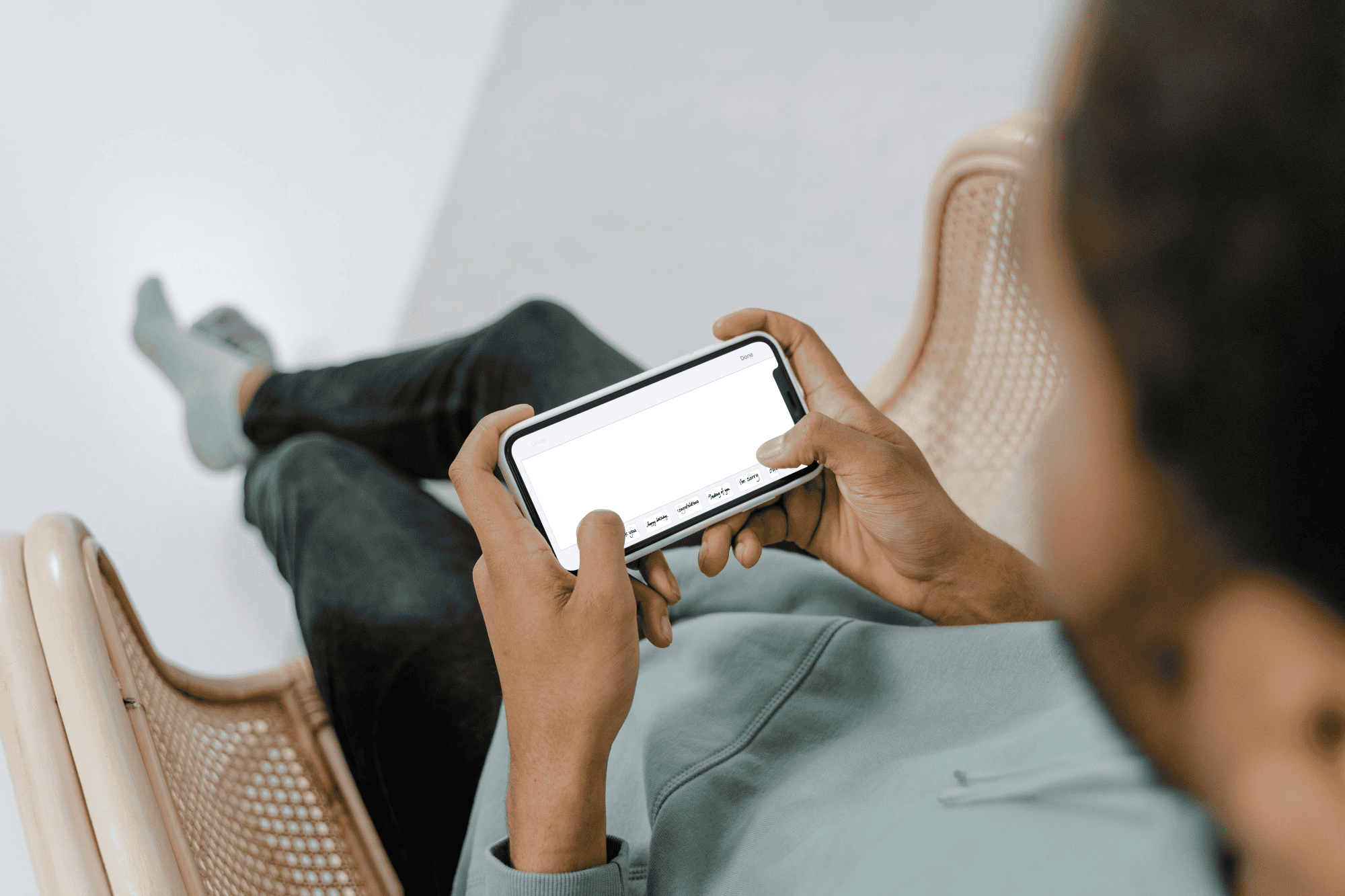 Fix: Handwriting Keeps Popping Up in Messages on iOS 26