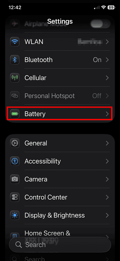 iPhone 11 iOS 26 Settings Battery highlighted
