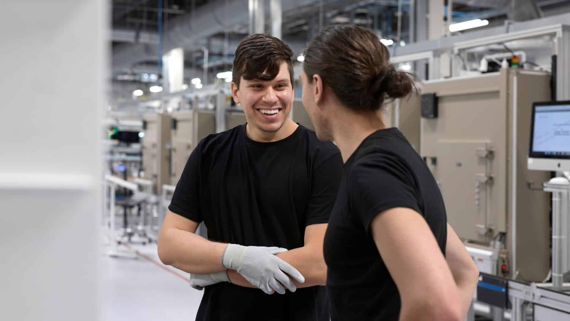 Apple Shares ‘Bendgate’ Experience Inside Its Manufacturing Academy