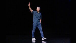 How to Listen to Tim Cook&rsquo;s Final Earnings Call as Apple CEO
