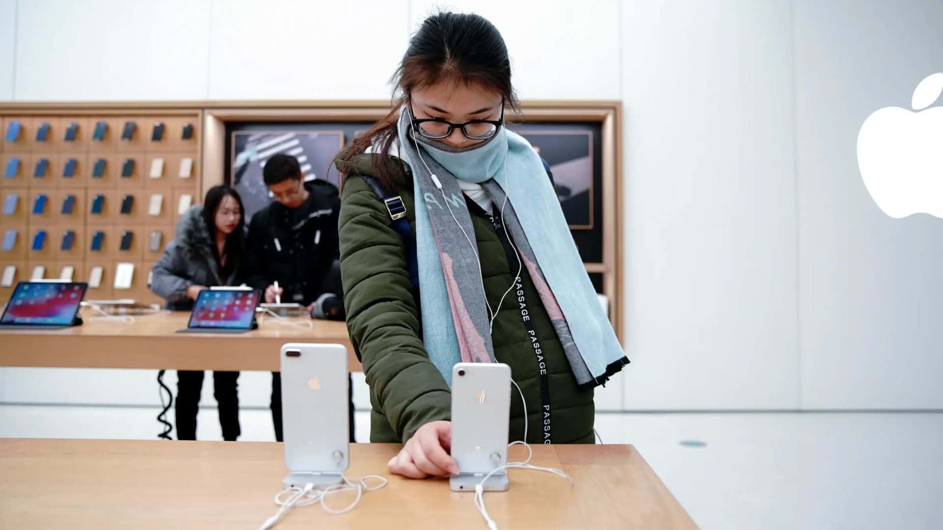 Apple Store Display Accessories Are Now Being Sold Online