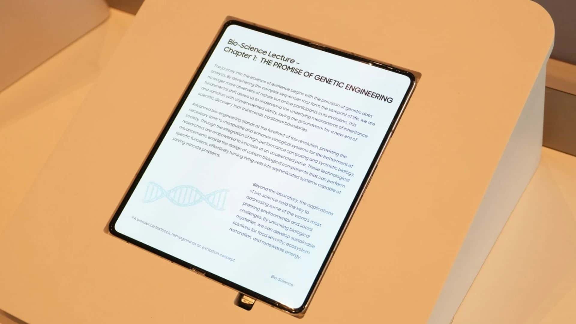 CES 2026 Reveals a ‘No Crease’ Foldable Screen Apple Is Likely to Use