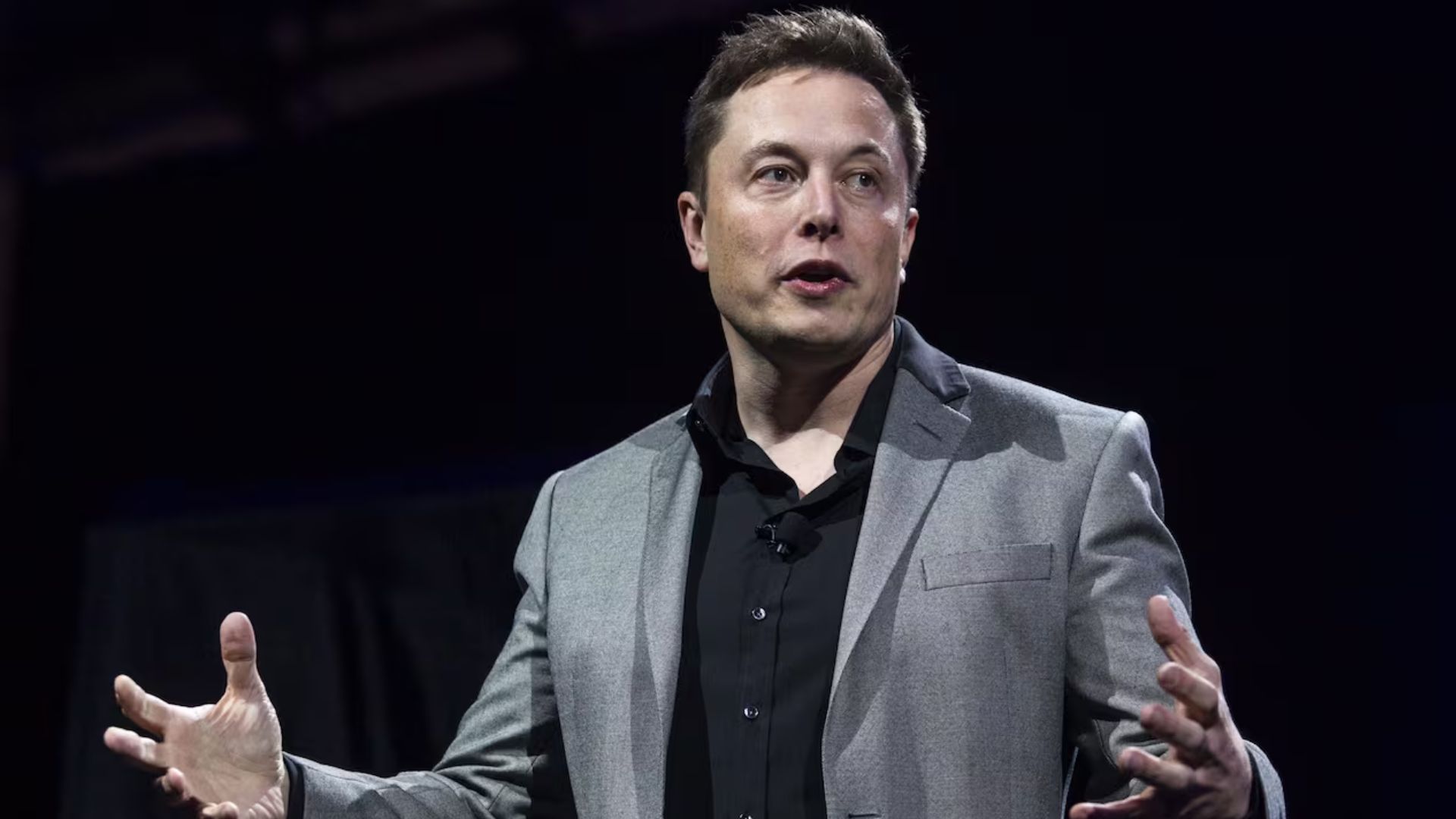 Elon Musk Flags “Unreasonable Power” in Apple Google AI Partnership