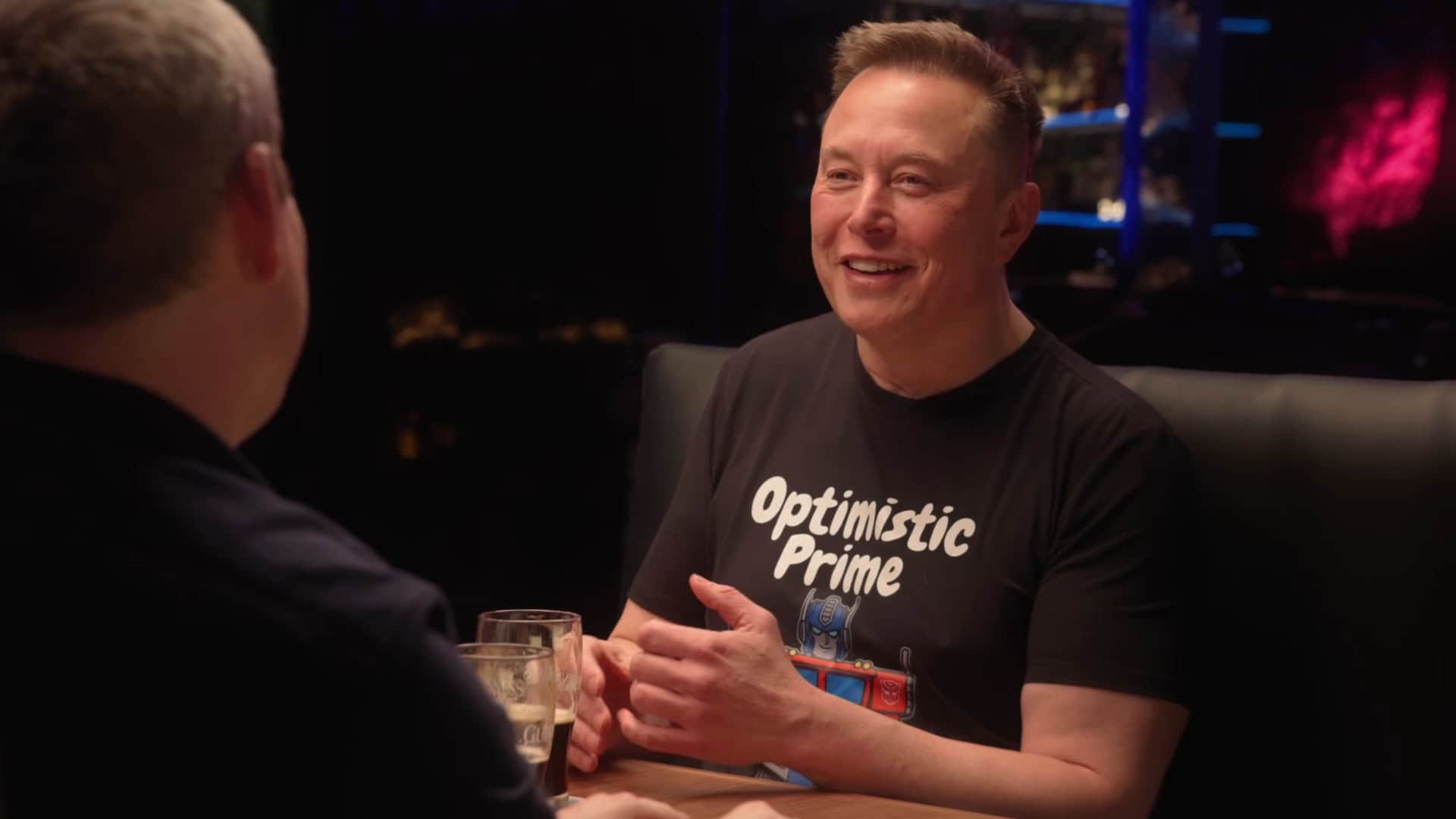 Elon Musk Says Apple Was “Relentlessly” Recruiting Tesla Engineers