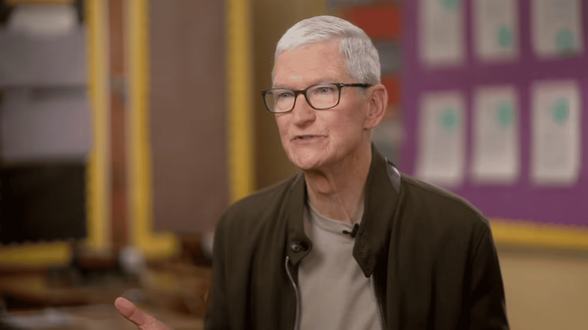 Tim Cook Responds to Retirement Talk, Says He Loves Apple