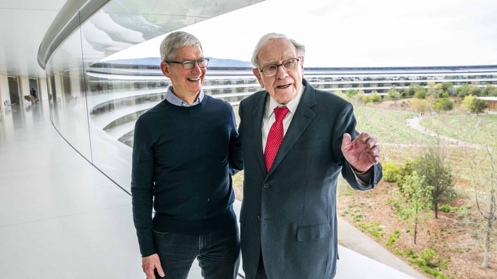 Warren Buffett Says Selling Apple Stock Early Was a Mistake