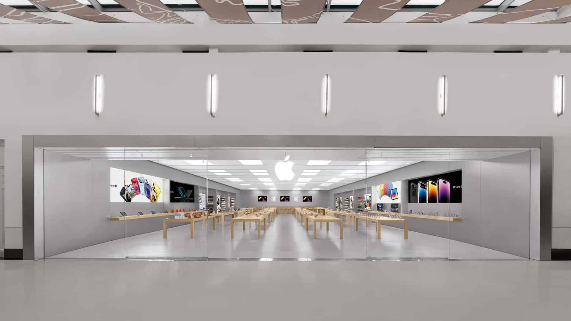 Apple to Close Three U.S. Retail Stores in June Amid Declining Mall Conditions