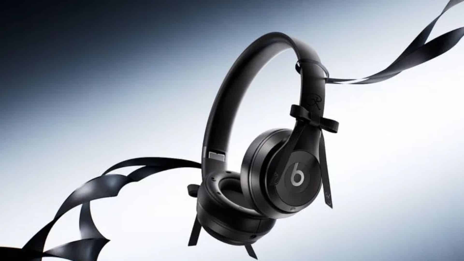 Beats And JENNIE Launch Onyx Black Solo 4 Headphones