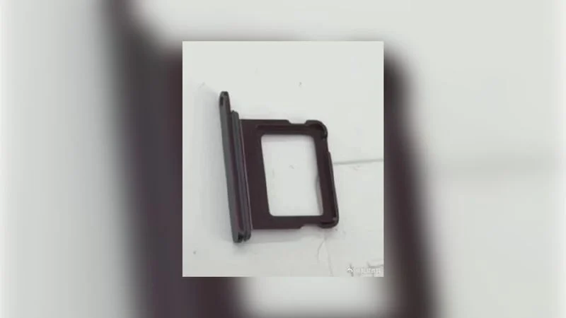iPhone 18 Pro Dark Cherry SIM tray